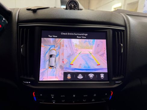 Used 2023 Maserati Levante GT AWD/4WD image 40