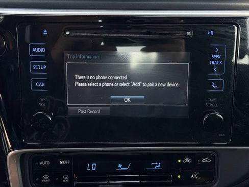 Used 2017 Toyota Corolla LE FWD image 24