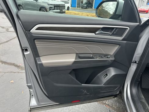 Used 2022 Volkswagen Atlas SE w/ Panoramic Sunroof Package image 10