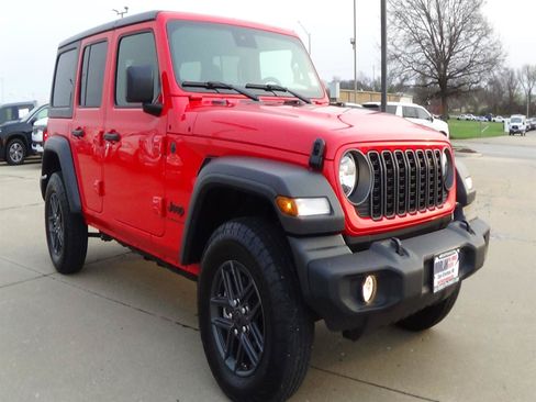 Certified 2025 Jeep Wrangler Unlimited Sport AWD/4WD image 4