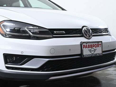 Used 2019 Volkswagen Golf Alltrack SE image 5