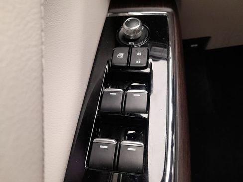 Used 2023 MAZDA CX-9 Signature image 6