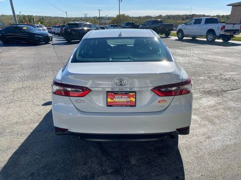 Used 2024 Toyota Camry LE image 6