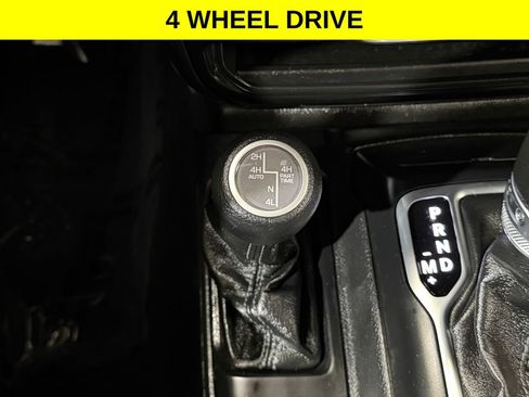 Used 2025 Jeep Wrangler Unlimited Sahara AWD/4WD image 2