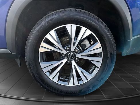 Used 2023 Nissan Rogue SV image 35