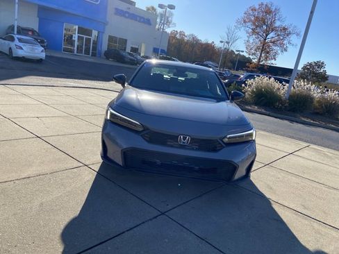 Used 2025 Honda Civic Sport image 3