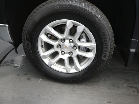 Used 2024 Chevrolet Silverado 1500 LT image 11
