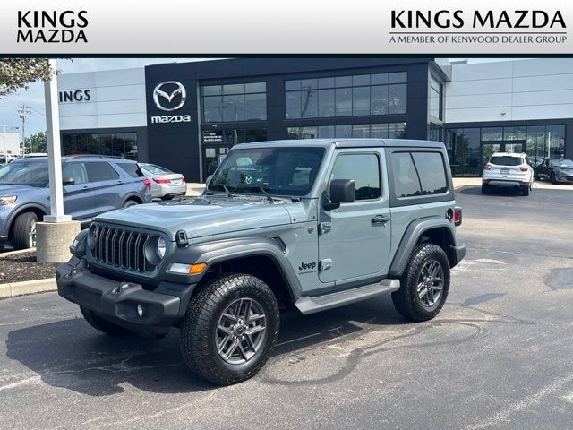 Used 2025 Jeep Wrangler Sport AWD/4WD image 1