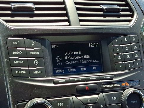 Used 2016 Ford Explorer XLT AWD/4WD image 17