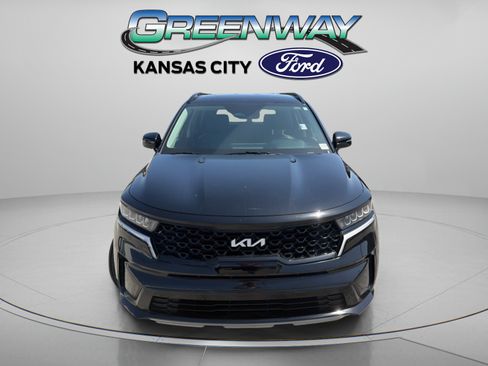Used 2023 Kia Sorento S FWD image 2