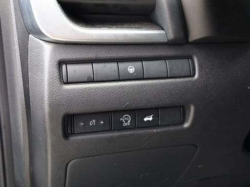 Used 2025 Nissan Rogue SV image 13