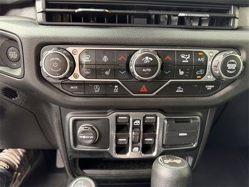 Used 2024 Jeep Wrangler Sport S image 29