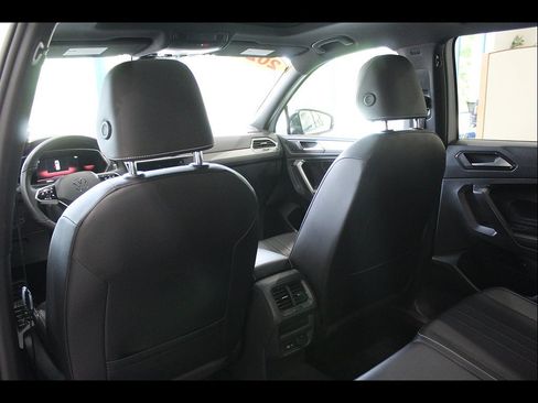 Used 2022 Volkswagen Tiguan SE R-Line AWD/4WD image 15