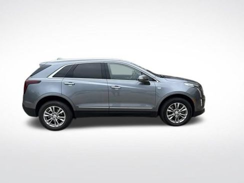 Used 2020 Cadillac XT5 Premium Luxury AWD/4WD image 2