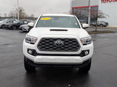 Used 2023 Toyota Tacoma TRD Sport image 2