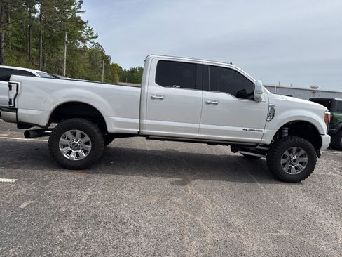 Used 2019 Ford F250 Platinum w/ Platinum Ultimate Package image 8