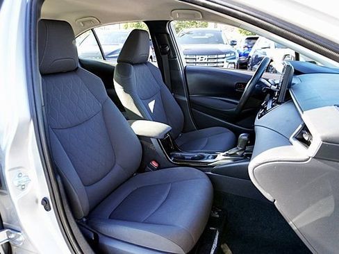 Used 2022 Toyota Corolla LE FWD image 13