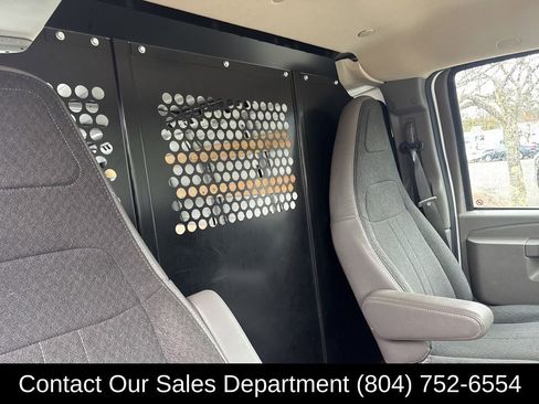 Used 2022 GMC Savana 2500 w/ Driver Convenience Package image 13