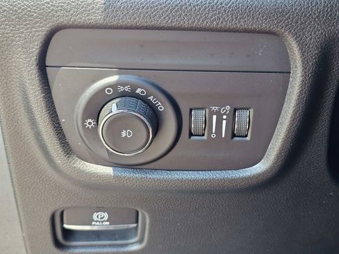 Used 2023 Jeep Grand Cherokee Limited RWD image 19