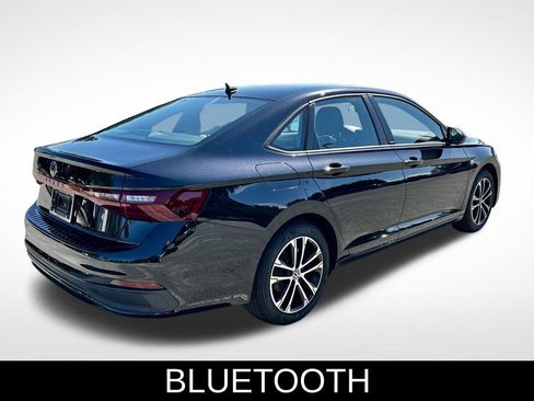 Used 2025 Volkswagen Jetta Sport image 5