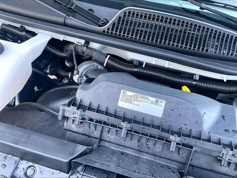 Used 2024 Chevrolet Express 2500 w/ Driver Convenience Package image 31