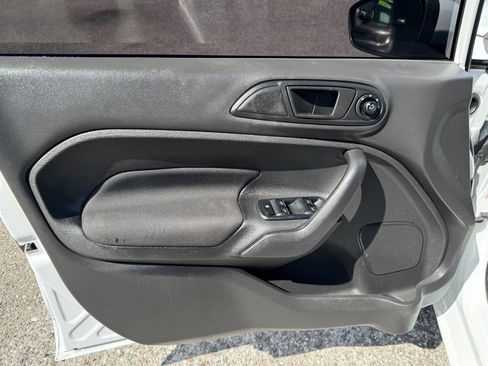 Used 2017 Ford Fiesta SE image 12