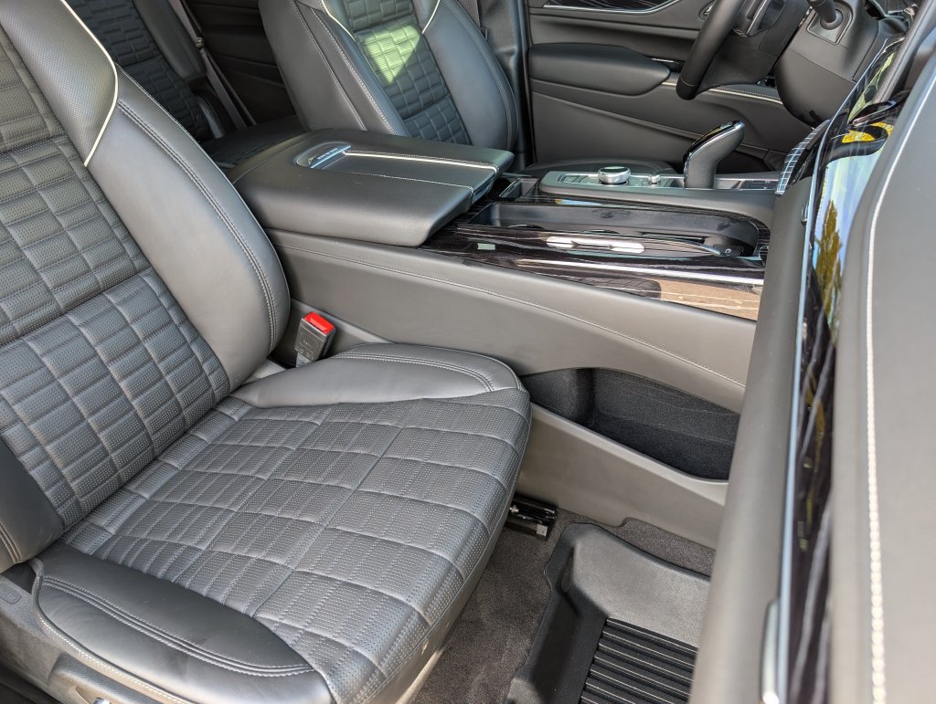 Used 2023 Cadillac Escalade V AWD/4WD image 22