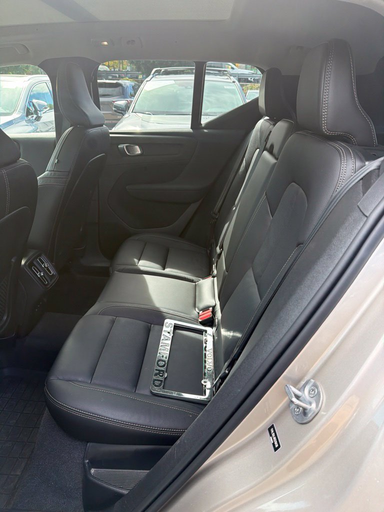 Certified 2024 Volvo XC40 B5 Plus w/ Protection Package Premier AWD/4WD image 9