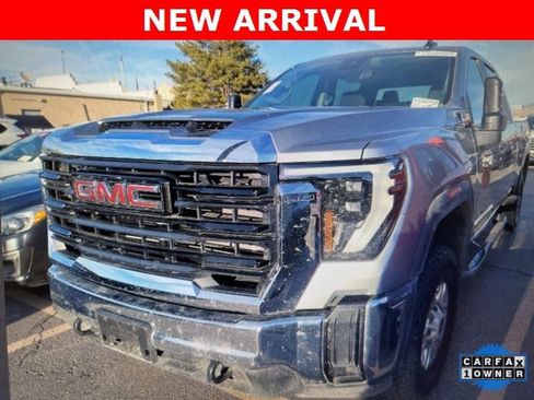 Used 2024 GMC Sierra 2500 Pro w/ Convenience Package image 3
