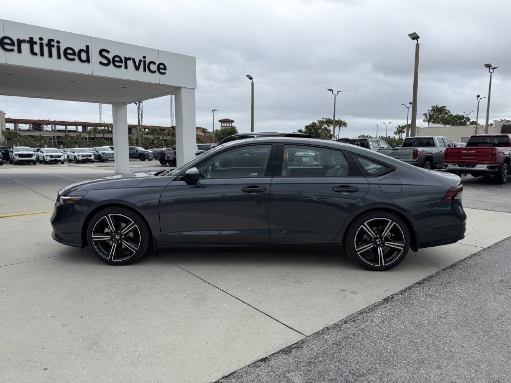 Used 2025 Honda Accord SE image 6