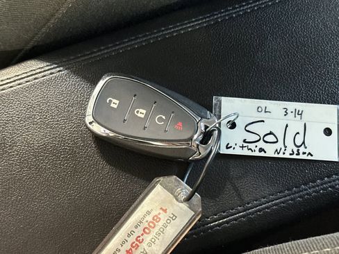 Used 2023 Chevrolet Bolt EUV LT image 28