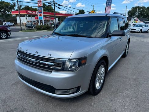 Used 2018 Ford Flex SEL w/ Equipment Group 202A AWD/4WD image 3