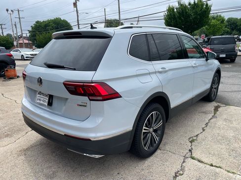 Used 2018 Volkswagen Tiguan SE AWD/4WD image 15