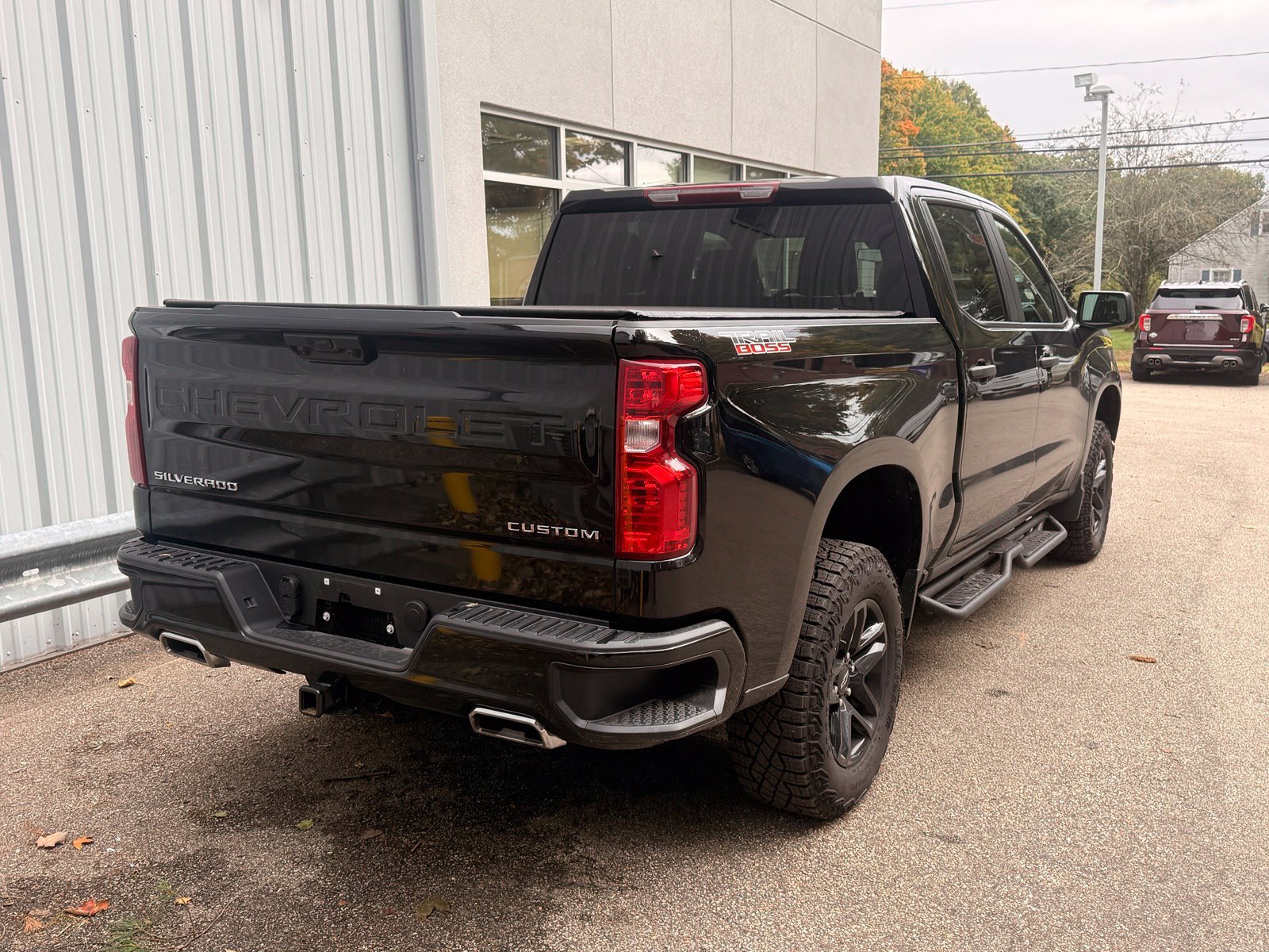 Used 2026 Chevrolet Silverado 1500 Custom Trail Boss AWD/4WD image 8