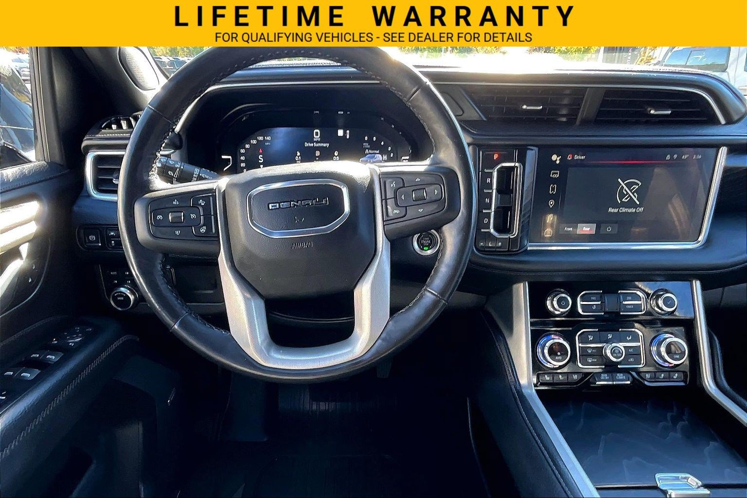 Used 2022 GMC Yukon Denali AWD/4WD image 5