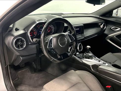 Used 2022 Chevrolet Camaro LT RWD image 11