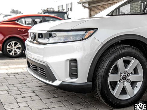 Used 2025 Honda Prologue EX image 5