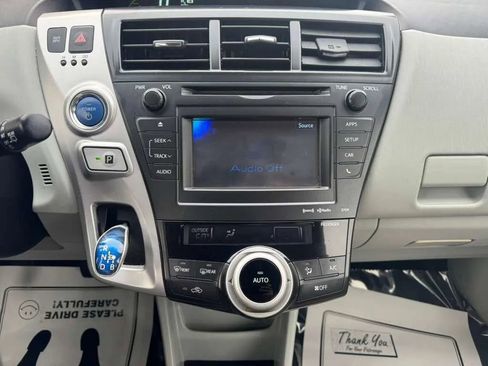 Used 2012 Toyota Prius V Five FWD image 17