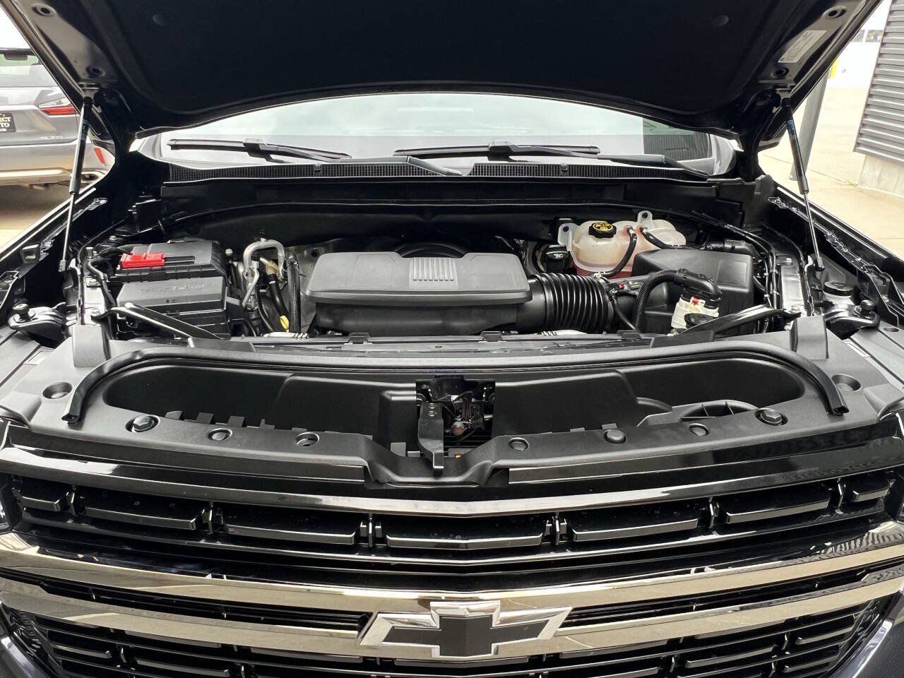 Used 2023 Chevrolet Suburban RST w/ Sport Performance Package AWD/4WD image 13