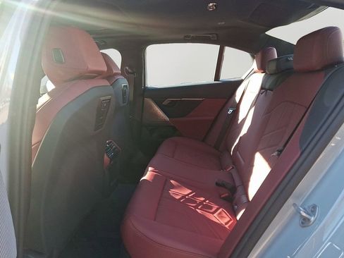 Used 2025 BMW 530i xDrive w/ M Sport Package image 7