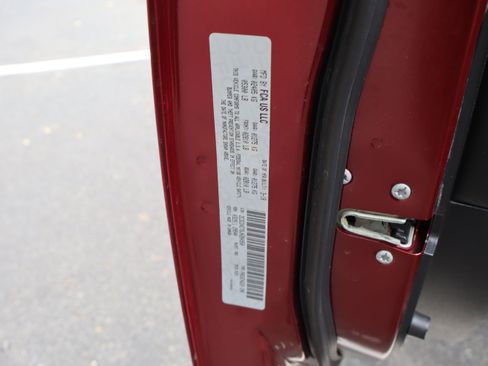 Used 2018 Dodge Charger R/T RWD image 54