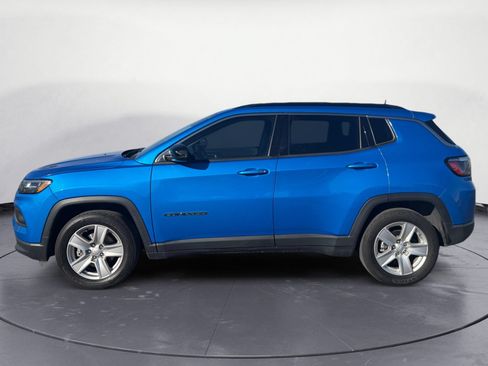 Used 2022 Jeep Compass Latitude FWD image 3