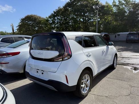 Certified 2023 Kia Soul LX w/ Option Group 015 FWD image 7