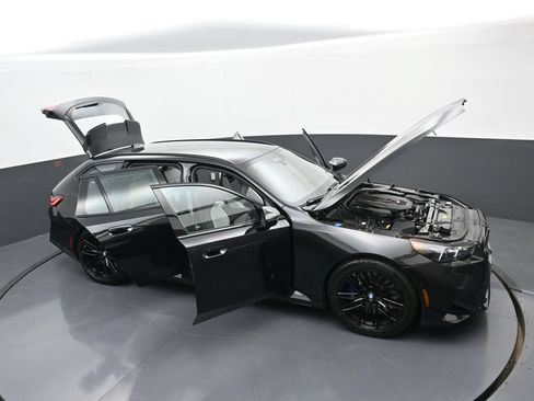 New 2027 BMW M5 Touring AWD/4WD image 38