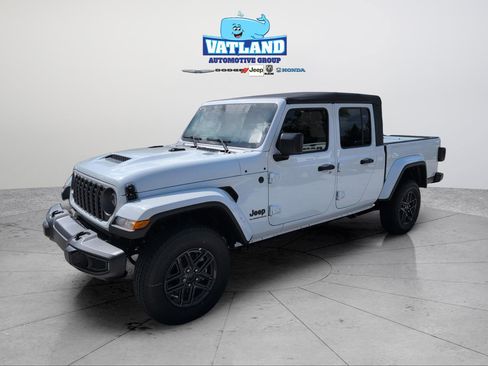 New 2025 Jeep Gladiator Sport image 3