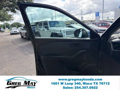 Used 2023 Nissan Rogue S FWD image 9