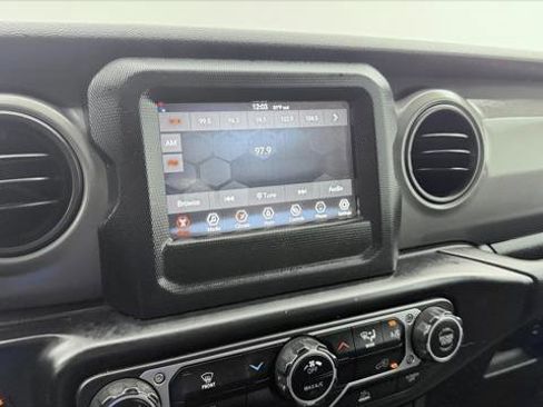 Used 2023 Jeep Gladiator Sport image 28