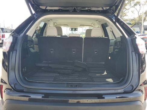 Certified 2024 Ford Edge Titanium image 10