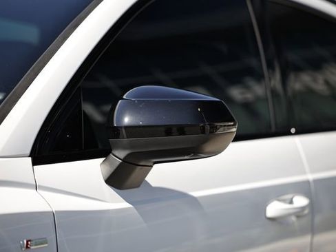 Used 2025 Audi Q3 2.0T Premium Plus image 11