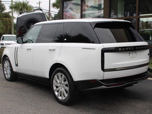 Used 2023 Land Rover Range Rover SE image 6